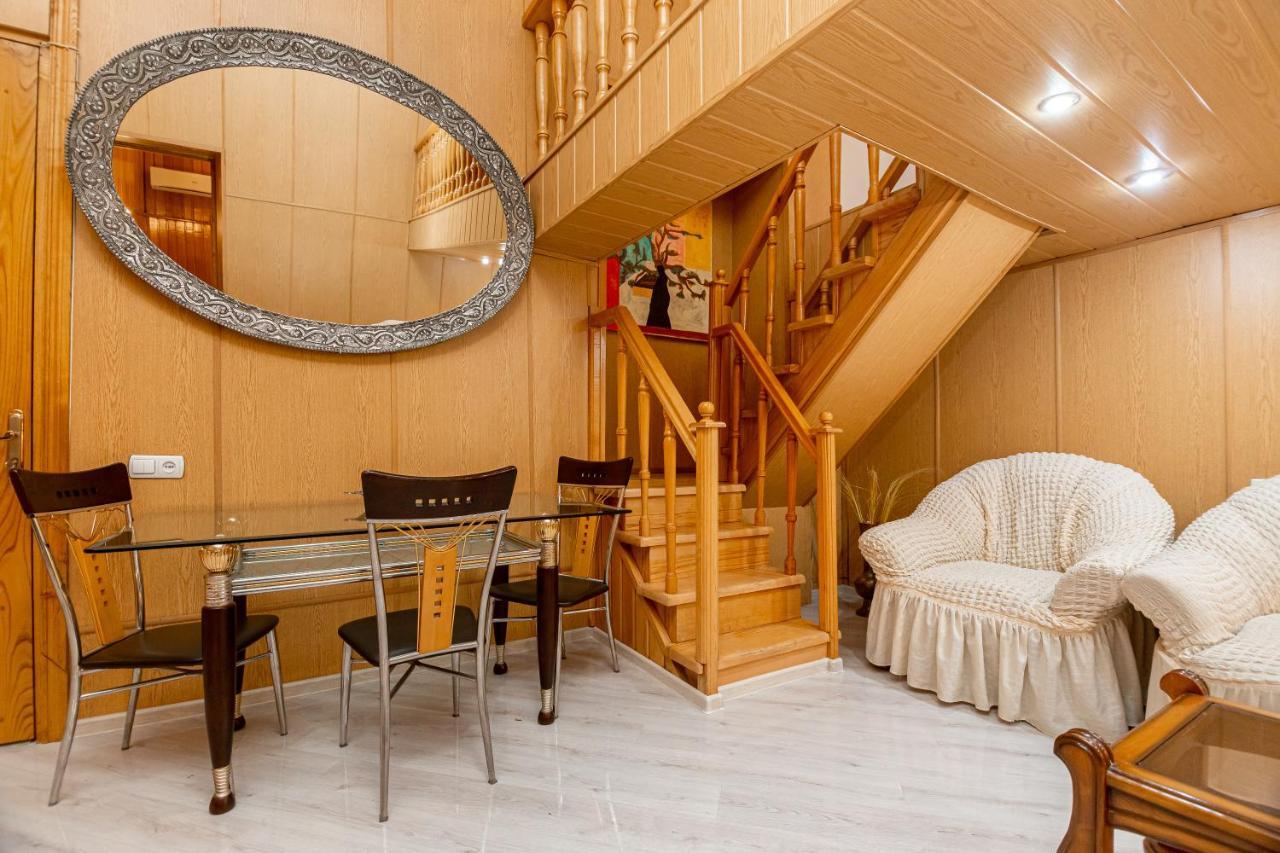Rustaveli Downtown Aparthotel Тбилиси Екстериор снимка