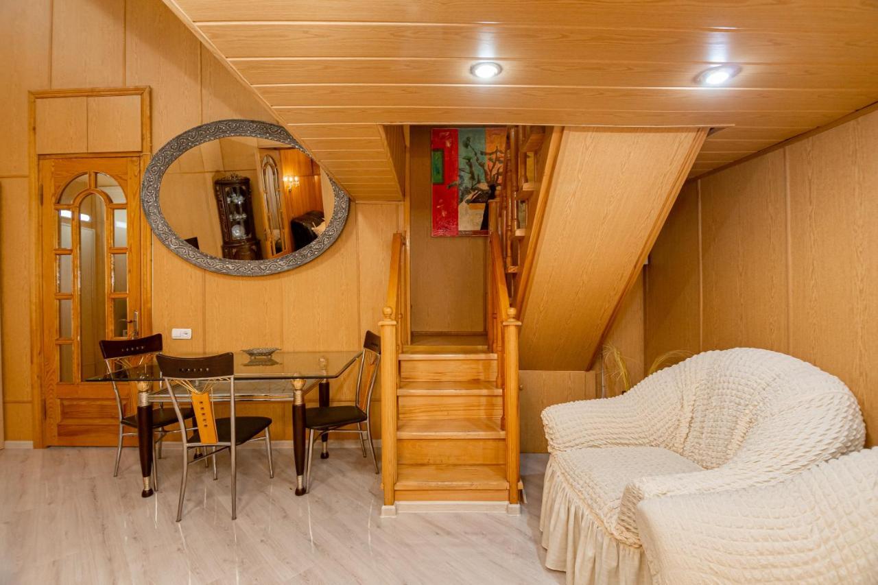 Rustaveli Downtown Aparthotel Тбилиси Екстериор снимка