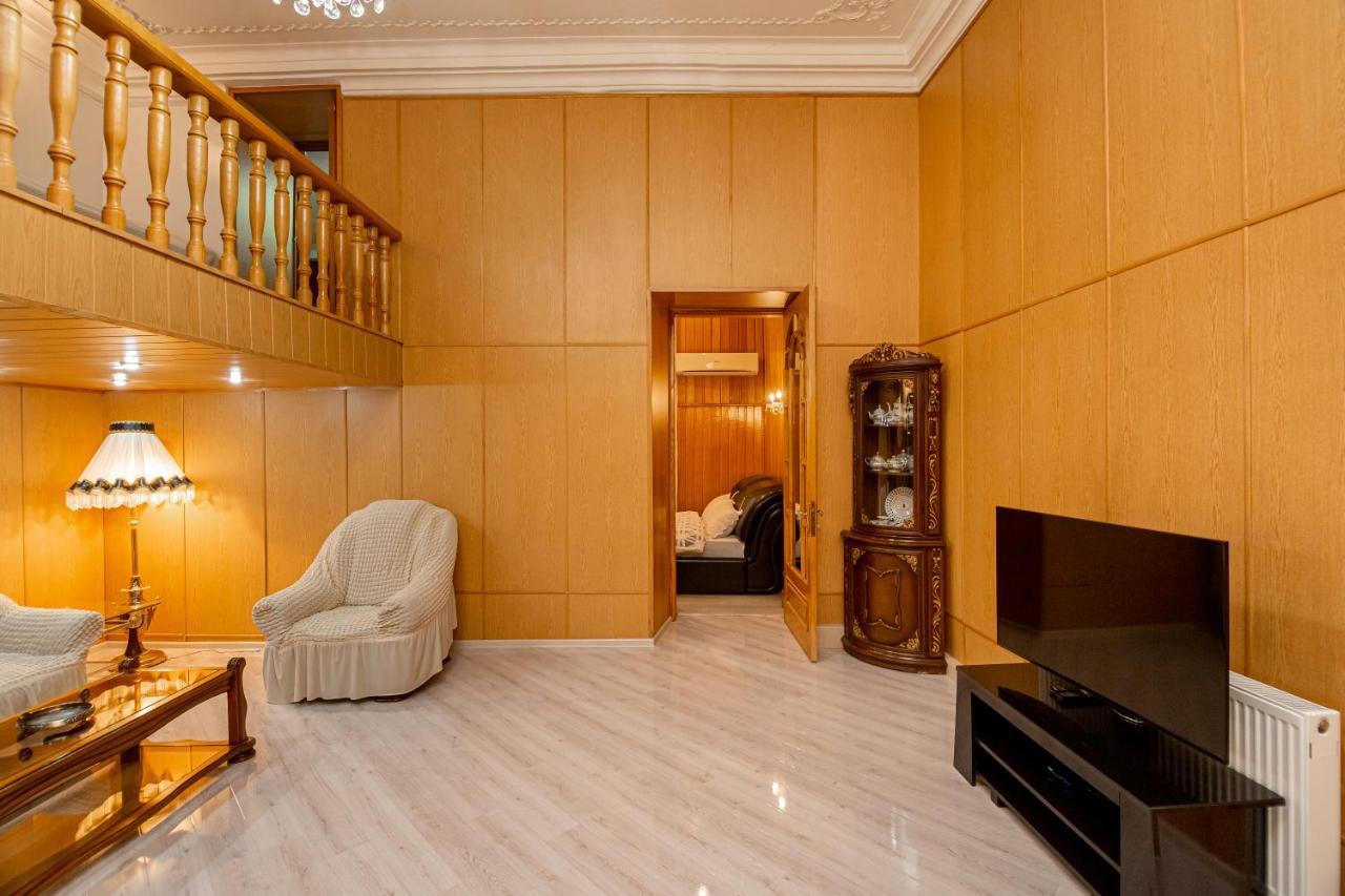 Rustaveli Downtown Aparthotel Тбилиси Екстериор снимка