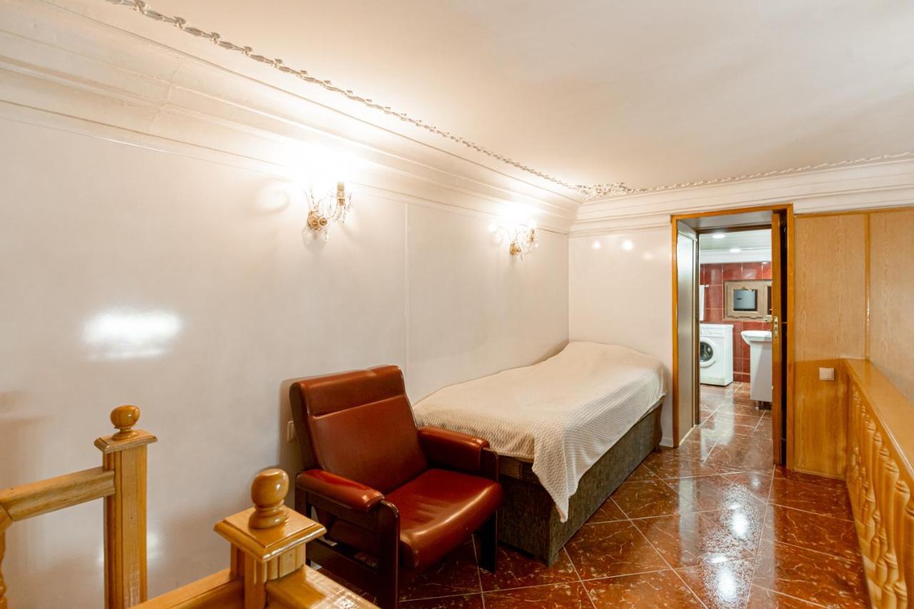 Rustaveli Downtown Aparthotel Тбилиси Екстериор снимка